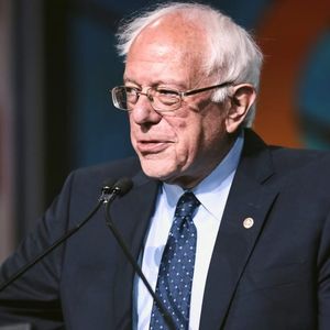 Bernie Sanders Warns: AI Will Take Jobs While CEOs Cash In