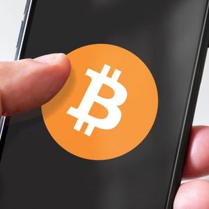 Bitcoin’s Boom Tied to US Spending Fears, Not Crypto Hype