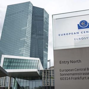 Digital Euro Alone Can’t Compete With US Stablecoins, Says ECB Adviser