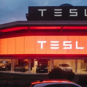 Tesla Ends Dojo Plans, Bets Big on New AI5 and AI6 Chips