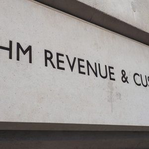 HMRC Targets Crypto Trades With New Tax Rules in January 2026