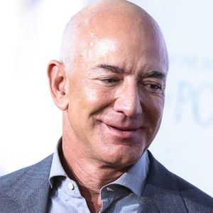 Jeff Bezos Returns to Lead $6.2 Billion AI Venture, Project Prometheus