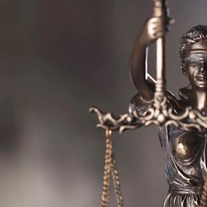 Coinbase CEO Draws ‘Red Line’ on GENIUS Act, Calls Out Bank Lobbying