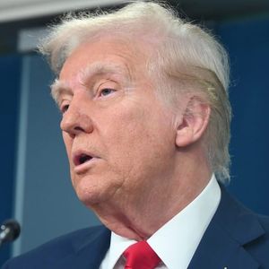 Bitcoin Climbs Toward $93K As Trump Hints at Tougher Latin America Policy