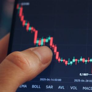 Investors Ditch Crypto as $2.24 Billion Stablecoin Value Disappears