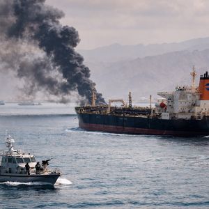 Evening digest: Trump Iran warning, oil jumps; Tesla slips