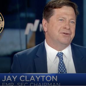 Former SEC Chair says Spot Bitcoin ETF should be approved