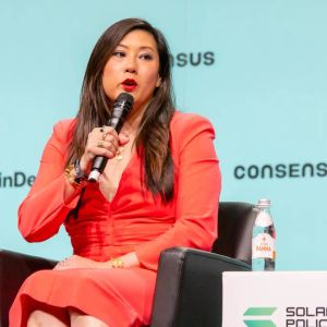 MoonPay Buys Decent for Trade Launch, Kraken Wins Dubai Nod, Blockchain.com Files for IPO