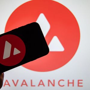 3 Crypto Tokens With Impressive Weekly Performance: Avalanche (AVAX), Injective (INJ), and KangaMoon (KANG)
