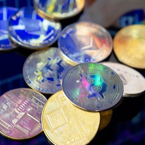 Cryptocurrency Market Reacts to Bitcoin’s New Record While Altcoins Struggle