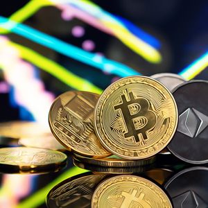 Bitcoin Price Dynamics Suggest Upcoming Movements and Strategic Insights