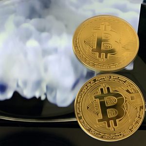 Peter Schiff Issues Crucial Bitcoin Warning to Strategy Shareholders