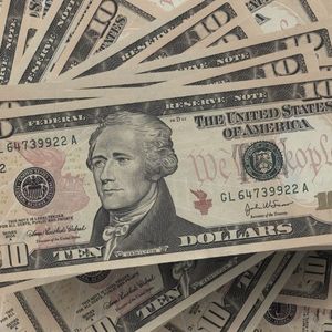 The Fed Avoids Quick Interest Rate Cuts Amid Economic Uncertainty