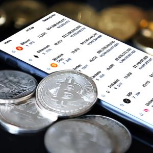 LIT Coin Ignites Heated Valuation Debate in Crypto Markets