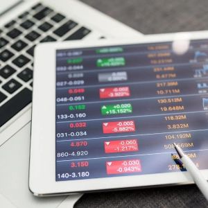 Crypto Trading Volume Plummets to 15-Month Low