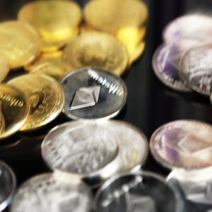 Investors Dive into Cryptocurrency Despite Market Fluctuations