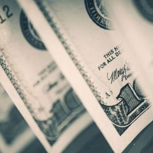 Market Turmoil Deepens with Cascading Sell-offs Across Cryptocurrency and Metals