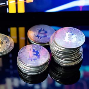Crypto Markets Face Turbulence as Shifts and Uncertainties Surge