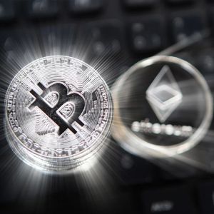 Bitcoin Dips Below $72,500 as Tensions Rise Over Iran Talks