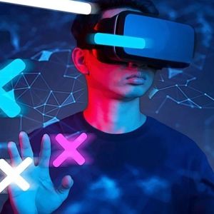 Meta Prioritizes Mobile as Metaverse Strategy Shifts Away from VR