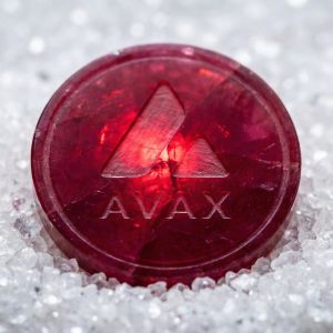 Aave unveils institutional RWA lending hub on Avalanche, AVAX trades above key support