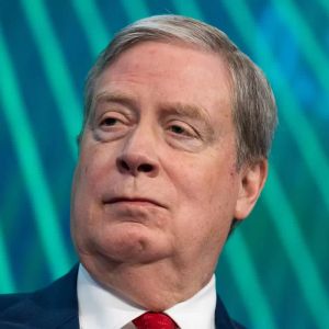 Billionaire with $6 Billion Wealth: “I Don’t Have Bitcoin and Therefore I Made a Mistake”