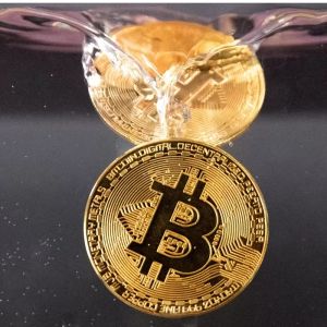 Bitcoin (BTC) Continues Its Downward Movement: Here are the Latest Data and Important Levels