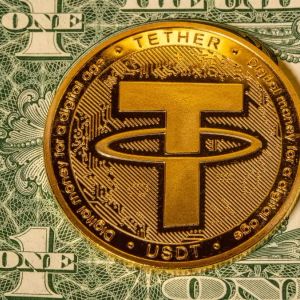US Senator Lummis: “This Stablecoin Will Have a Huge Advantage Over Tether (USDT)”