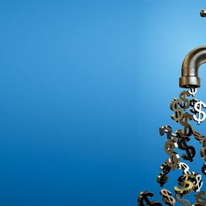 Institutional Investors Are Flowing Money into Bitcoin (BTC) and These Two Altcoins!