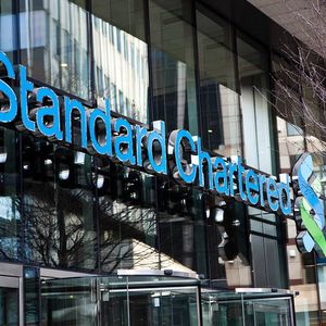 Expecting $150 Thousand in Bitcoin, Standard Chartered Has Given a Date for the New ATH and $100 Thousand!