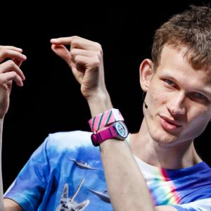 Vitalik Buterin, Yüklü Miktarda Ethereum Sattığı İddialarına Yanıt Verdi