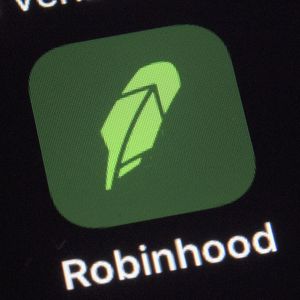 JUST IN!   Robinhood Lists Another Popular Memecoin, Price Spikes!