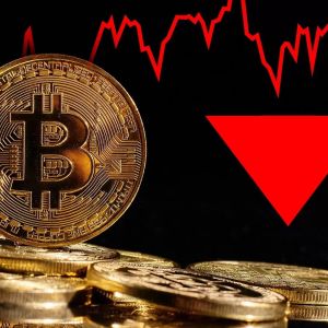 Bitcoin and Altcoins Plummet – Here’s Why and Latest Liquidation Data