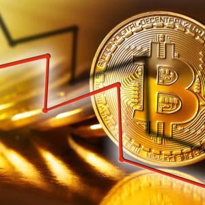 Bitcoin Plummets as Ounce of Gold Races to a Record – Experts Assess the Latest Situation