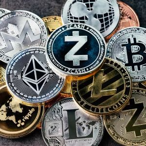 After Jerome Powell’s Statements This Week, Are Altcoin Season Dreams Sinking? Analyst Explains