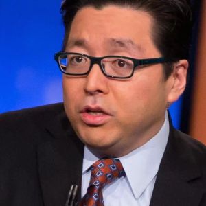 Market Prophet Tom Lee Reveals His Prediction About Ethereum (ETH) – “Banks…”