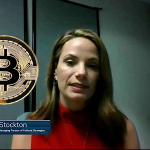 Prominent Analyst Katie Stockton Commented on Bitcoin and XRP Price
