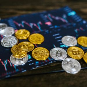 Analysis Company CEO Issues Serious Warning: “Bitcoin May Be Setting A Trap For Altcoins”