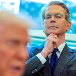 Details of Secret Meetings Between US President Trump and Treasury Secretary Bessent Revealed: Will They Fire Powell?