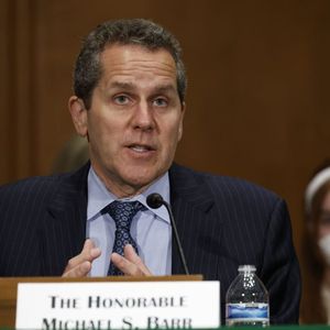 Senior Fed Official Barr Makes a Statement on Interest Rates That Cryptocurrencies Won’t Like