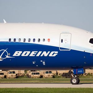 Boeing Grapples With Cash Burn And Airline Quality Issues; Defense Unit Gains Traction