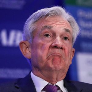 Goldman Sachs Issues Huge Fed Crash Warning As A Legendary Trader Suddenly Flips His Bitcoin Price Prediction