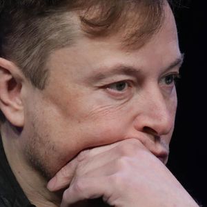 Tesla Billionaire Elon Musk Declares ‘Financial Emergency’ As $35.7 Trillion ‘Debt Bomb’ Primes A Bitcoin Price Boom To Rival Gold