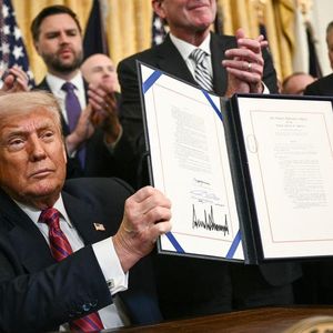 U.S. vs Hong Kong Stablecoin Regulation: A Battle For Global Dominance