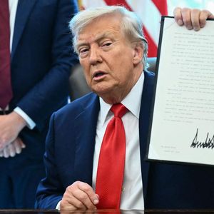 Trump Ousts Fed Governor Lisa Cook, Raising Debate On Banks Vs Bitcoin