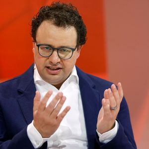 “侦察信号”——人工智能的繁荣前景有何风险？